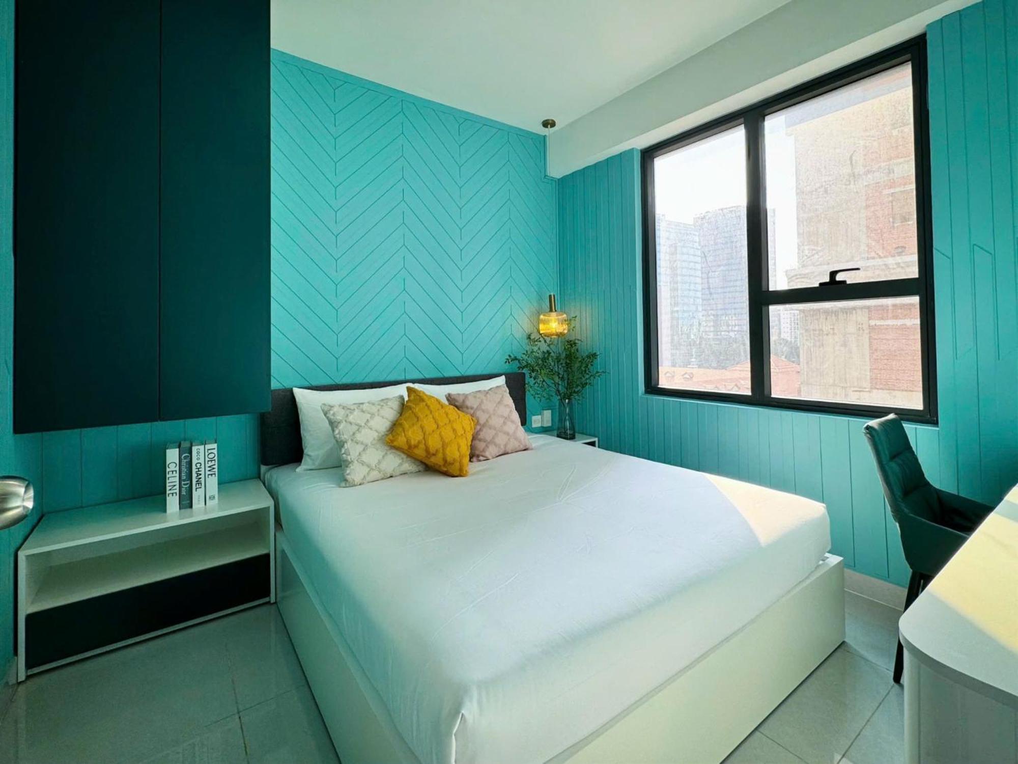 Khách sạn hẻo lánh Imperial Soho Saigon *