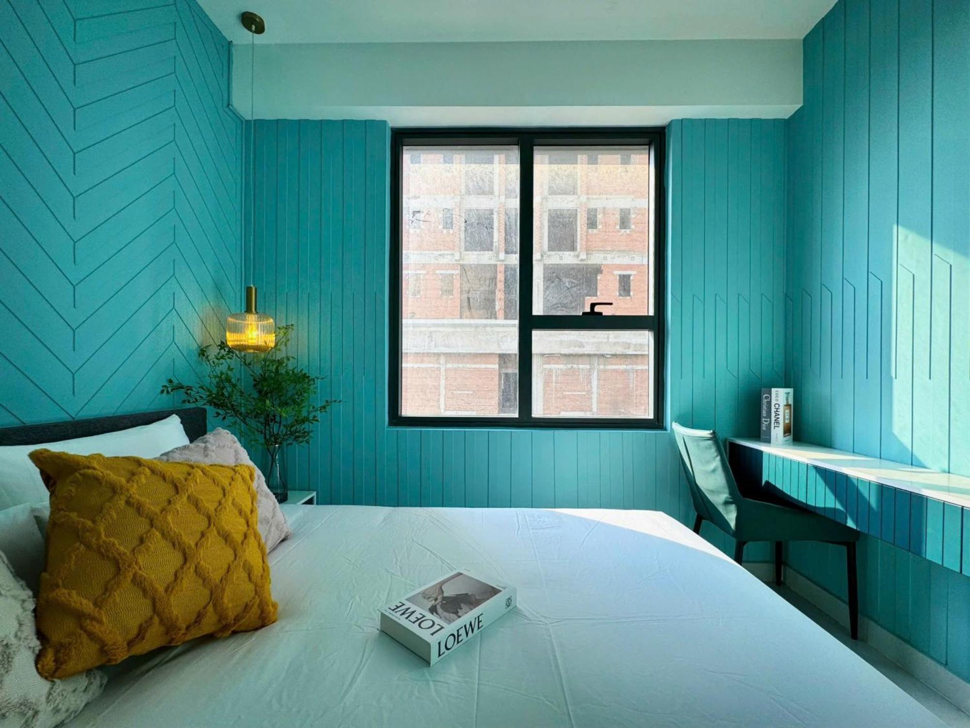 Khách sạn hẻo lánh Imperial Soho Saigon *
